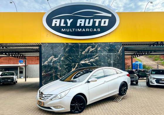 HYUNDAI SONATA 2.4 MPFI I4 16V 182CV GASOLINA 4P AUTOMÁTICO HYUNDAI SONATA 2.4 MPFI I4 16V 182CV GASOLINA 4P AUTOMÁTICO
